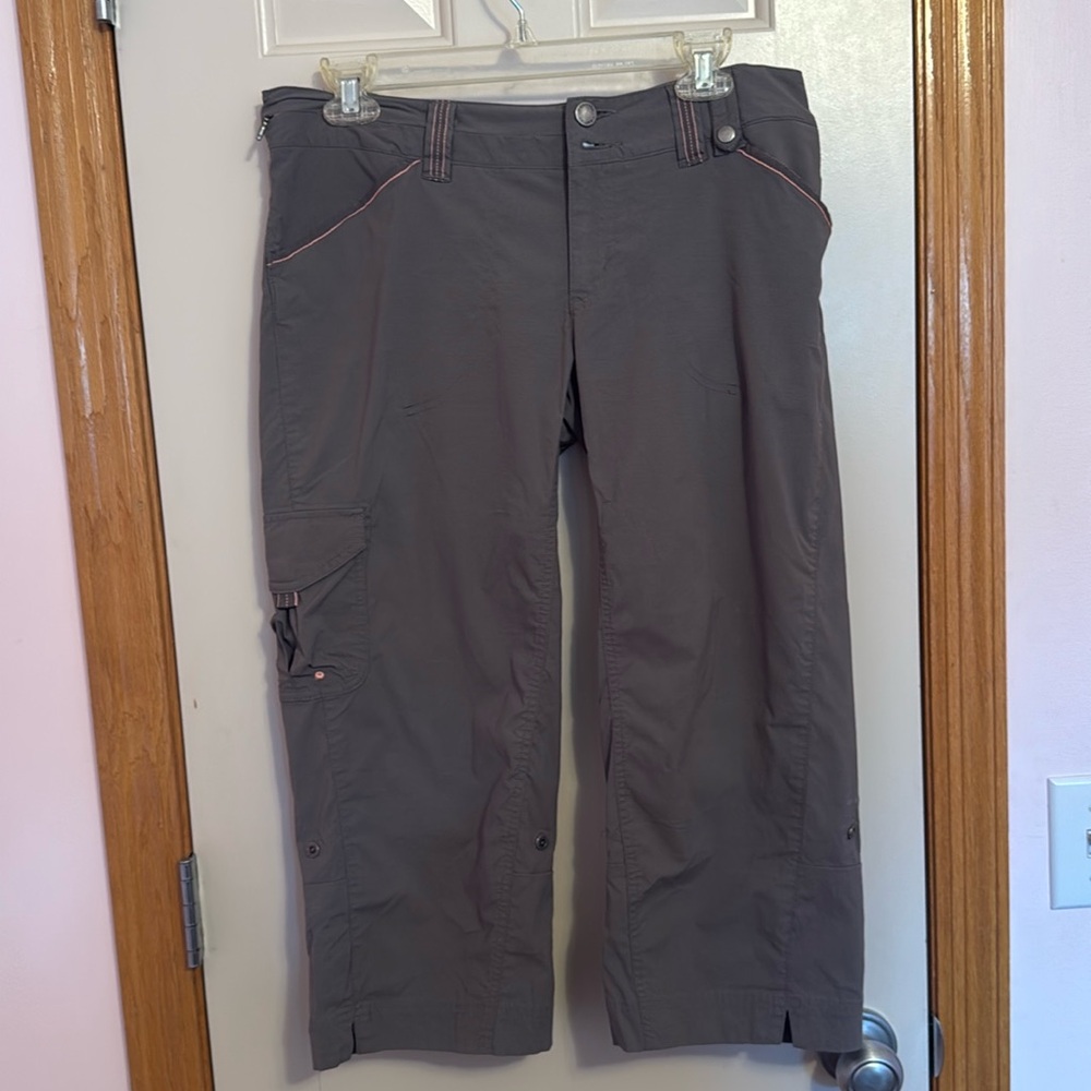Columbia Capri Pants Gray with Pink Trim